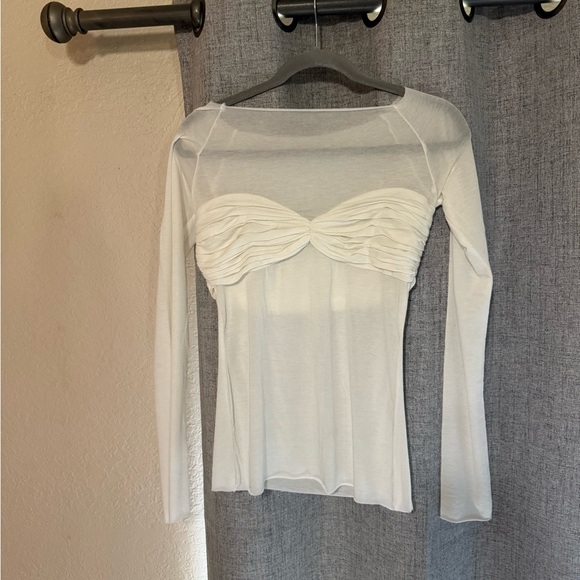 GUC Orseund Iris La Sirena Top in Large. Milk White - Picture 12 of 16